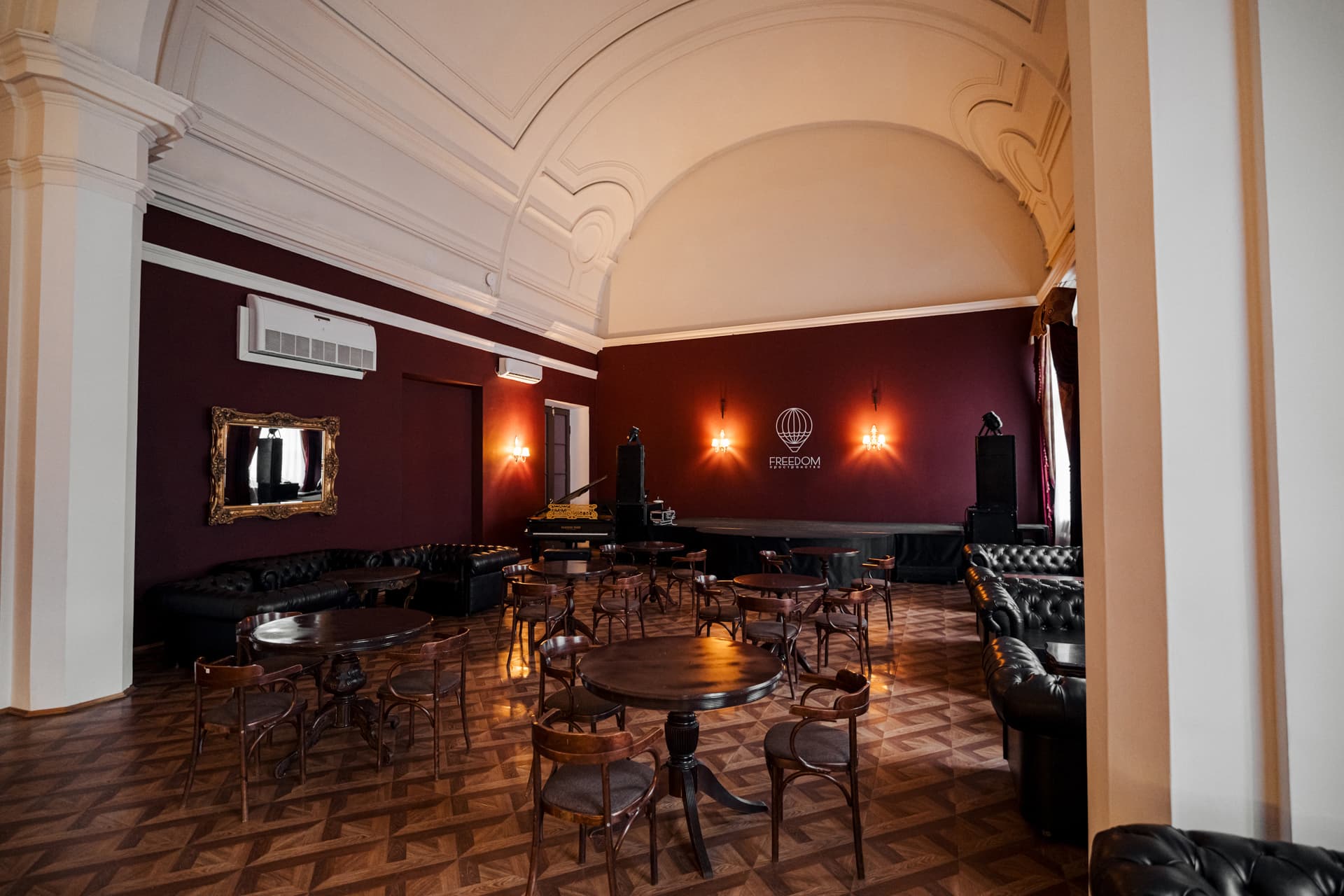 Мьюзик Холл