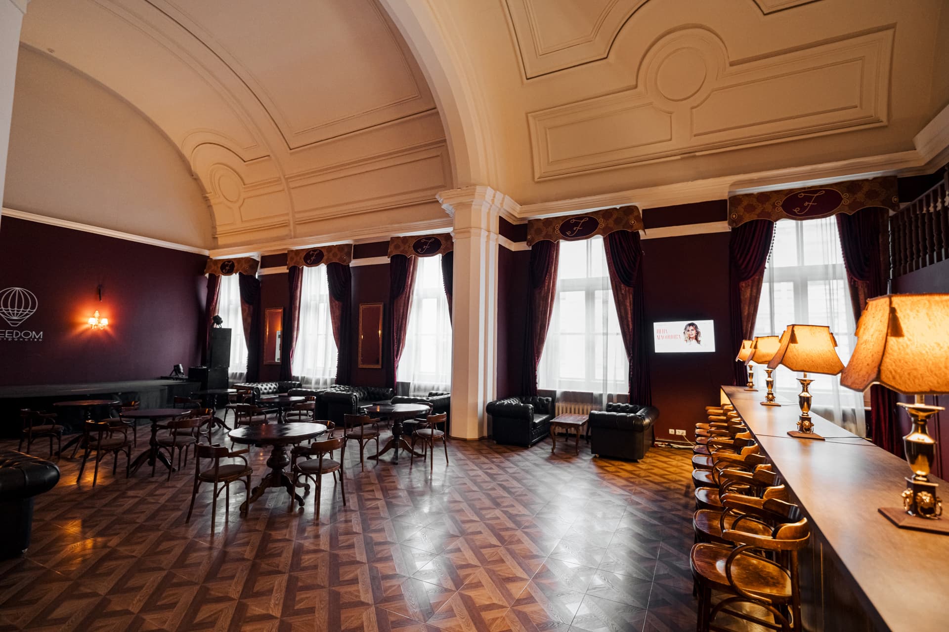 Мьюзик Холл