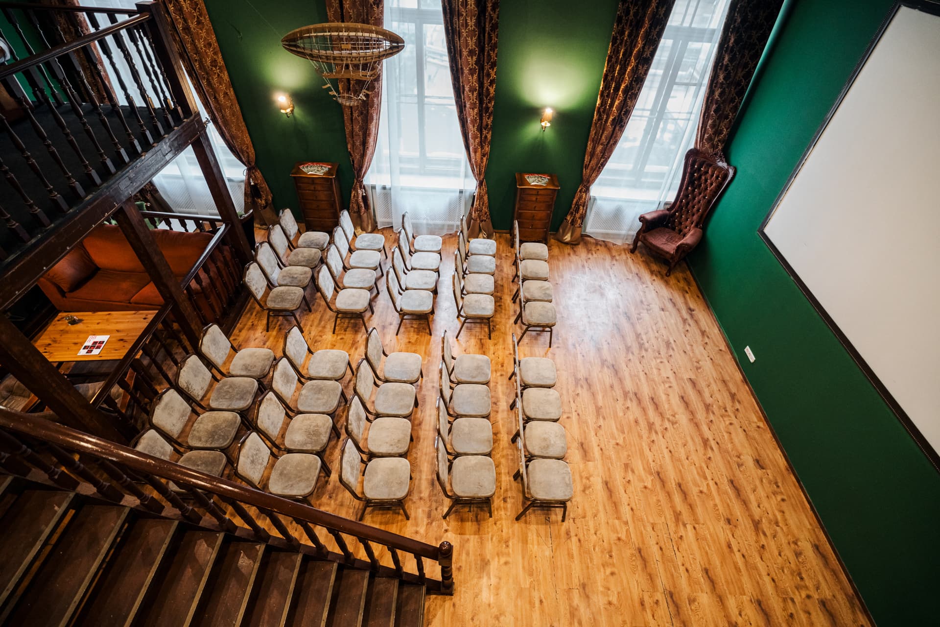 Зал Библиотека