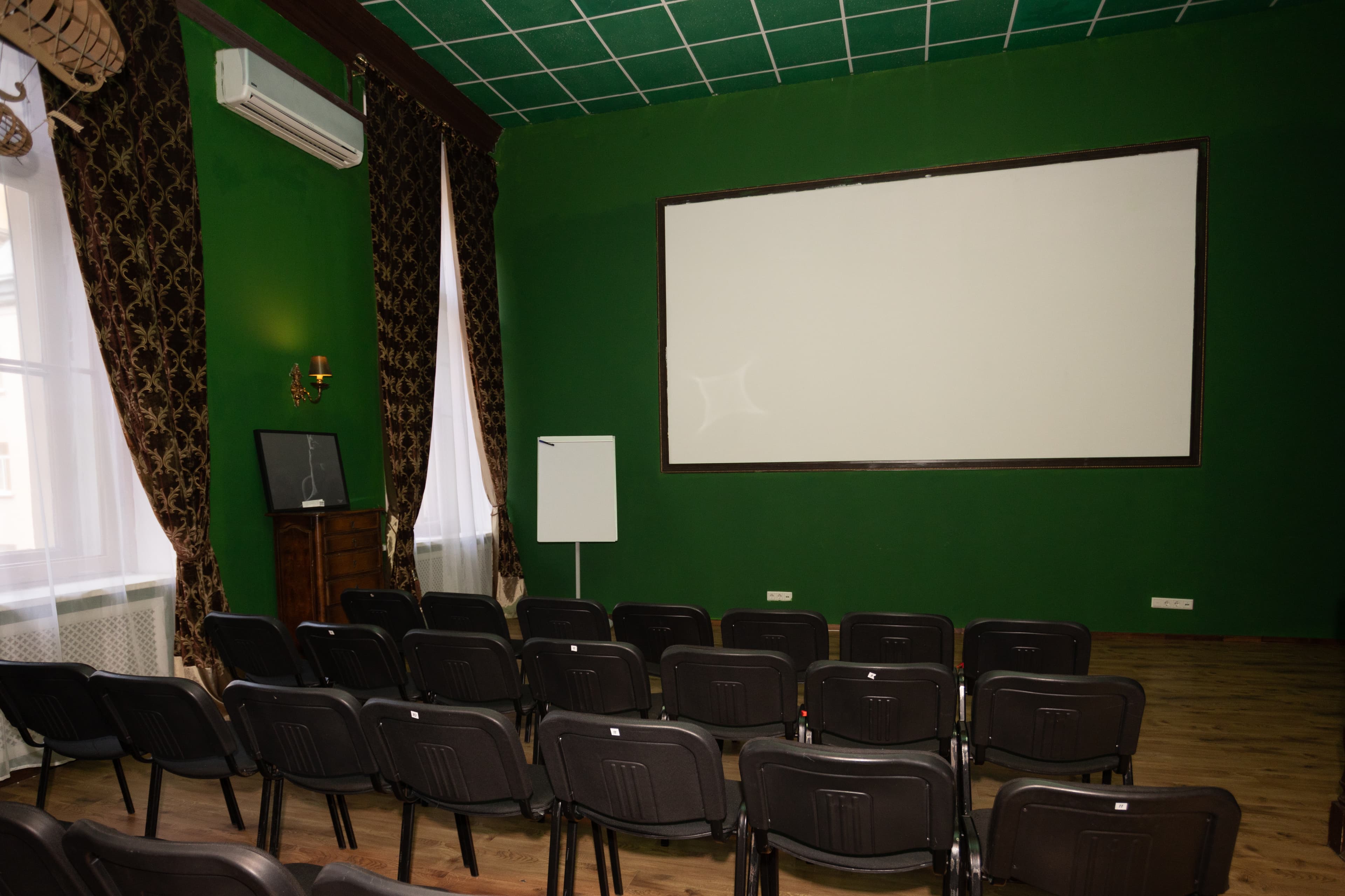 Зал Библиотека